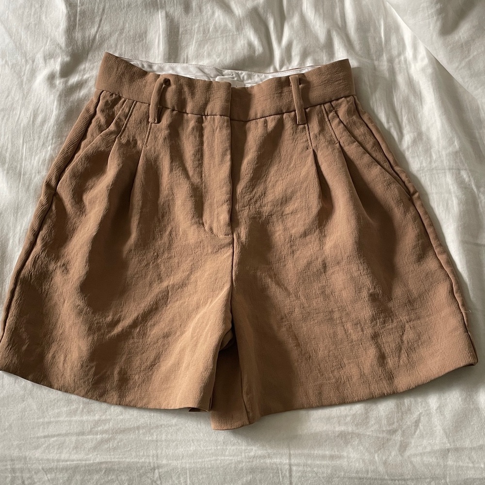 Aritzia Wilfred effortless shorts tan khaki size 0